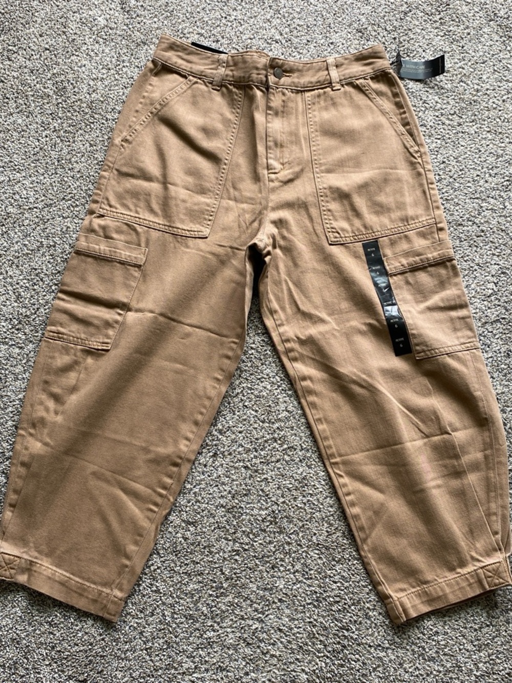 Banana Republic NWT Barrel Cargo Pants in Brown Size 6P